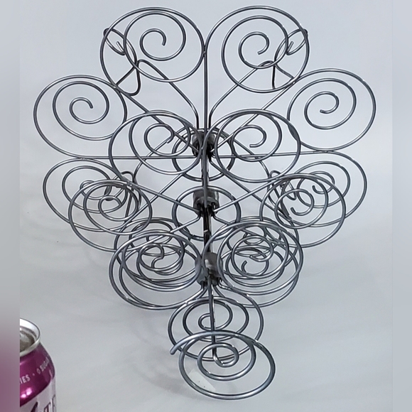 (ONLY SOLD IN BUNDLE of 2items or More) Silver Wire Muffins, Cupcake 🧁Stand - Picture 7 of 9